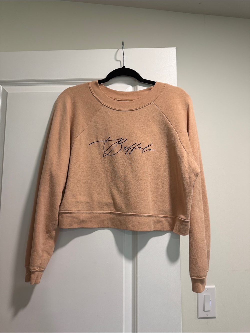 Buffalo Peach Script Logo Cropped Sweatshirt